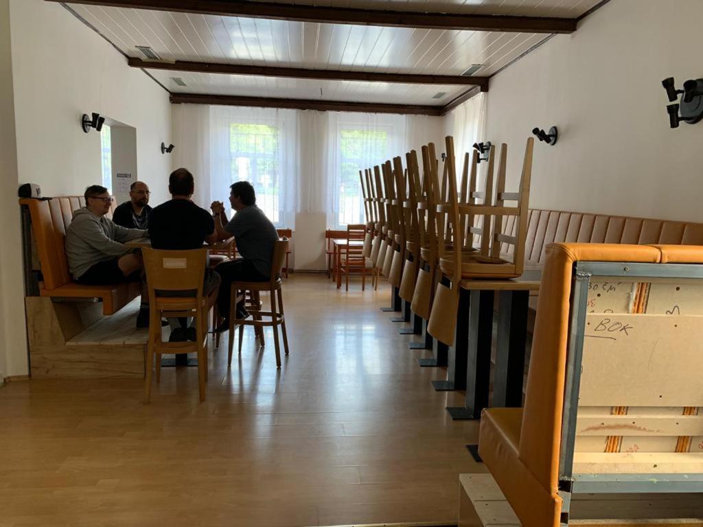 Pivovar Maly Janek - Restaurace, Penzion A Stany Jince 외부 사진