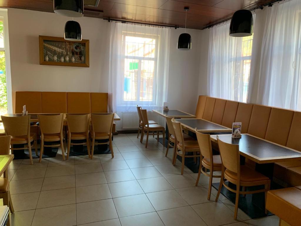 Pivovar Maly Janek - Restaurace, Penzion A Stany Jince 외부 사진