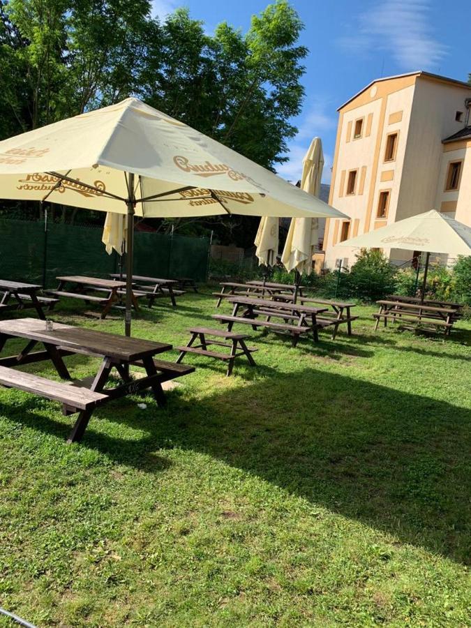 Pivovar Maly Janek - Restaurace, Penzion A Stany Jince 외부 사진