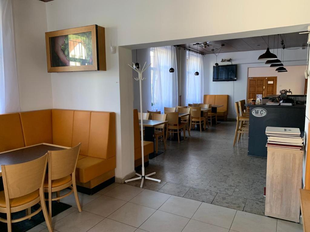 Pivovar Maly Janek - Restaurace, Penzion A Stany Jince 외부 사진
